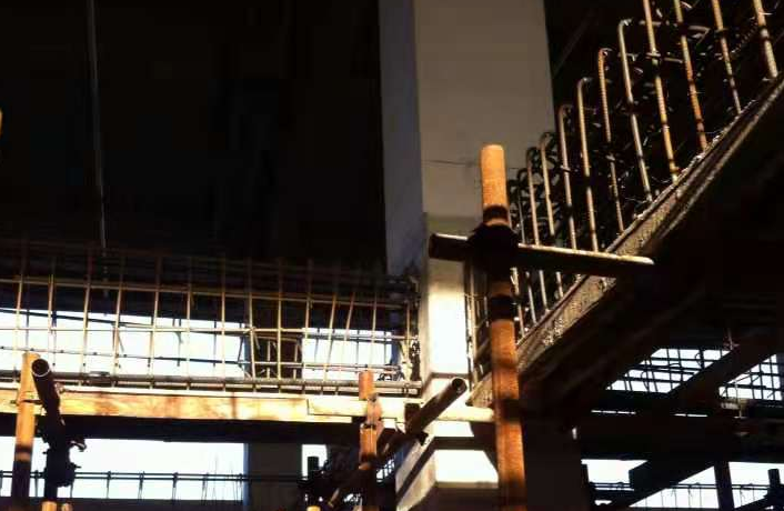 大渡口一厂房梁柱截面加大施工